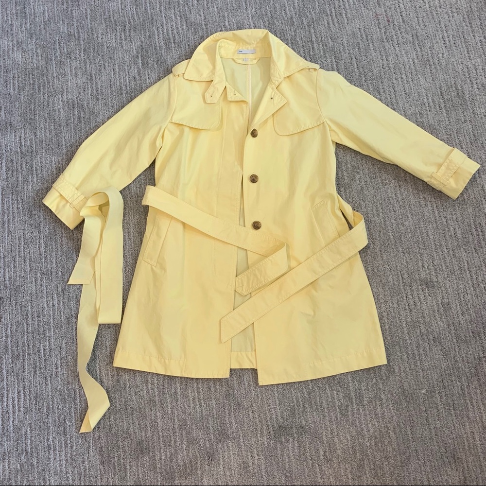 Lightweight trench coat